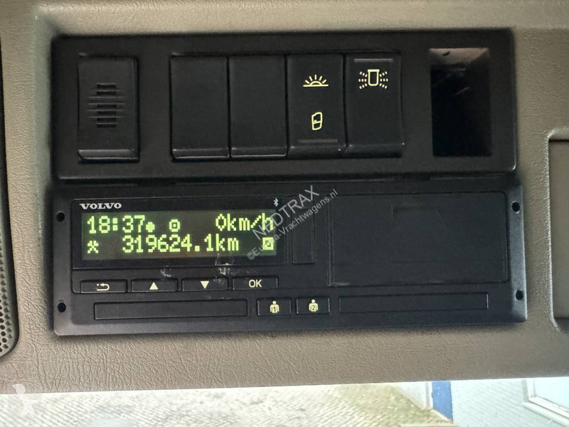 Kamion Volvo 460 2020