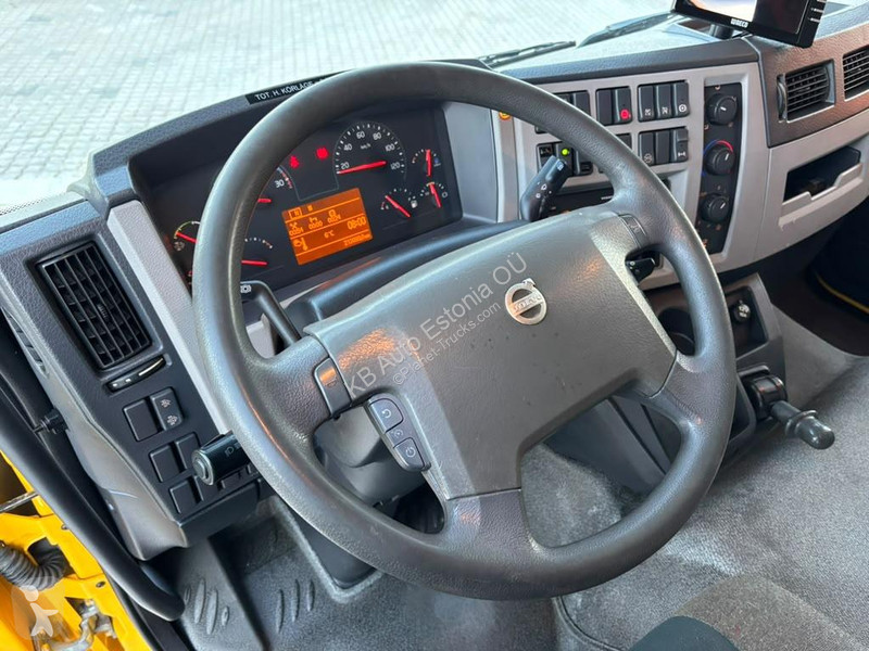 Kamion Volvo 240 4x2 BOX L=7702 mm