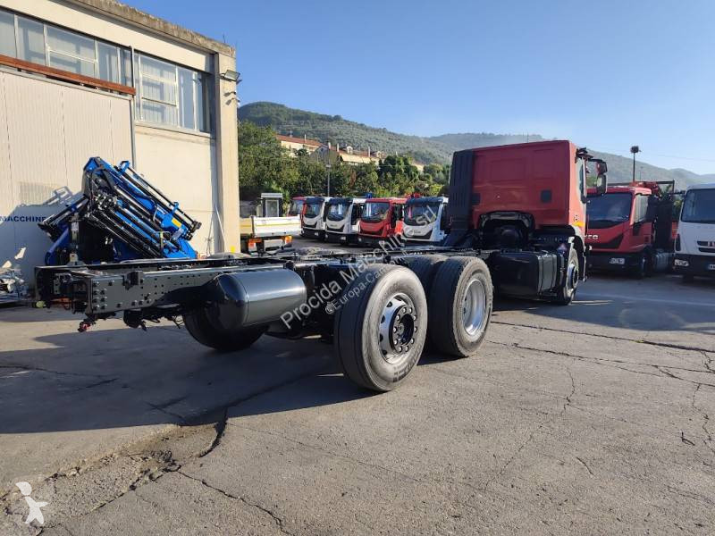 Iveco AD 260 S 31 truck