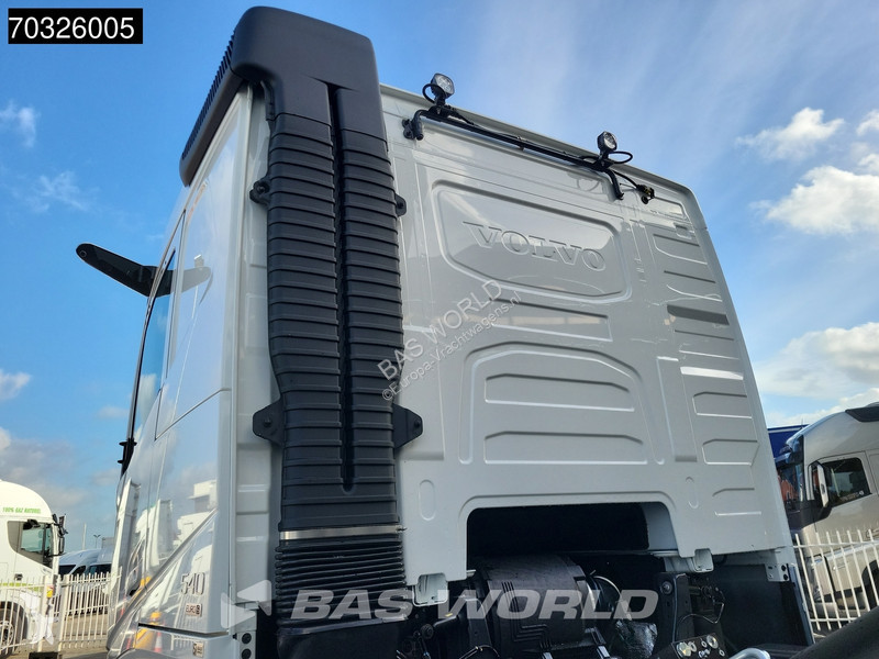 Vrachtwagen Volvo Aero 540 8X4 NEW! HYVA 30-62...