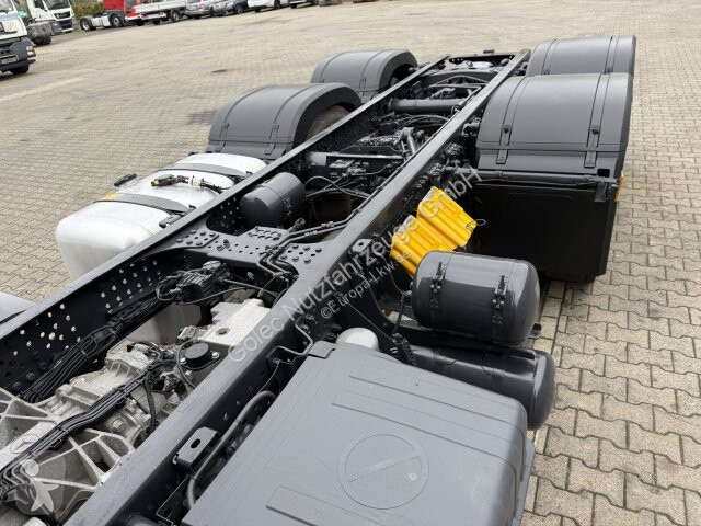 Lastbil Mercedes 2551 6x2 Fahrgestell Euro 6E...