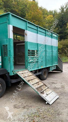 Teherautó  817L D VIEHLKW FÜR 7 KÜHE