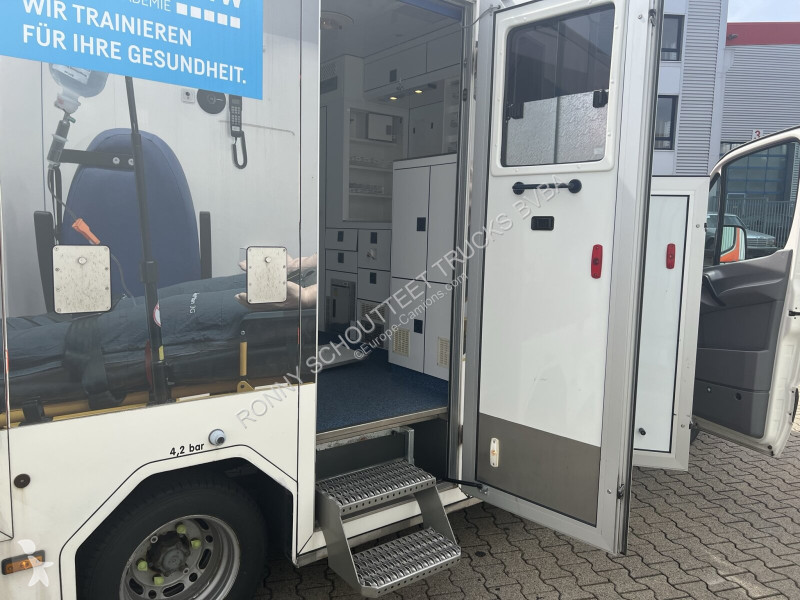 Véhicule utilitaire Mercedes Sprinter 516 CDI...