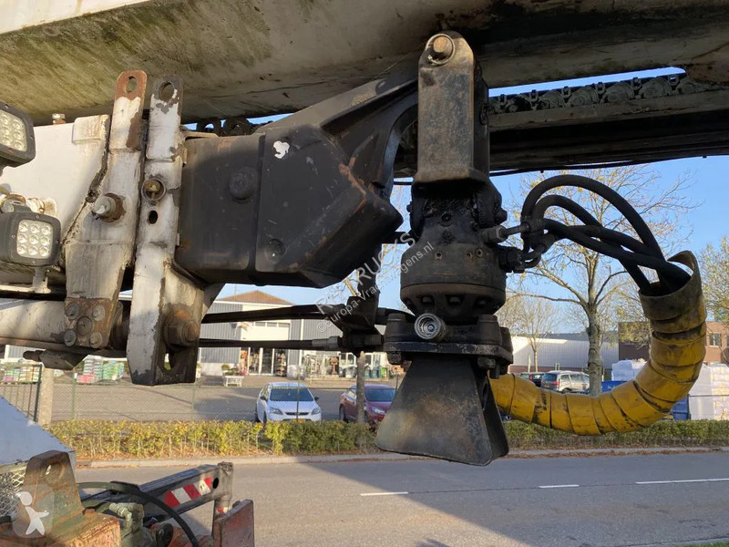 Kamion Volvo F 12 8X4 + CORMACH 0 CRANE - 8.642...