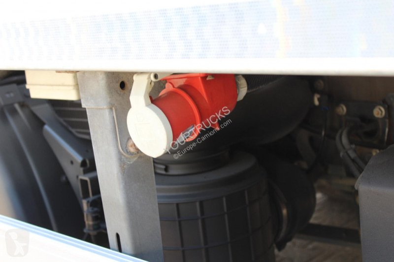 Camión Volvo FL 260 E6  TK T800R  16t  Strom...