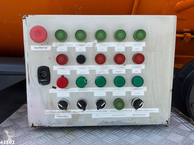 Vrachtwagen DAF FAX 85  340 Droge stoffen blaas...
