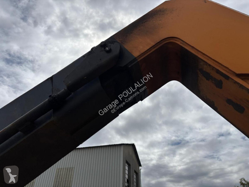 Kamion Renault 6x2 essieu relevable 320 benne...