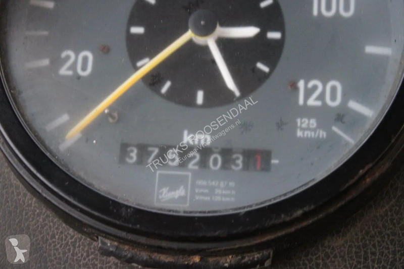 Vrachtwagen Mercedes 508 MANUAL