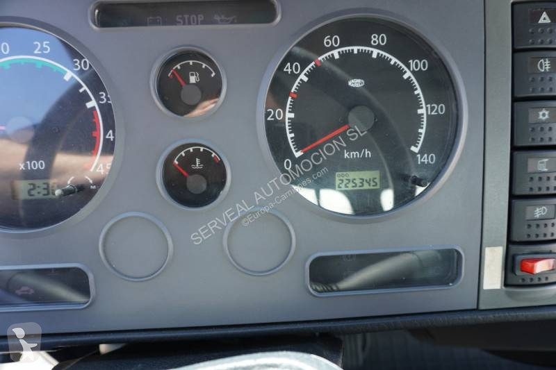 Camião Nissan