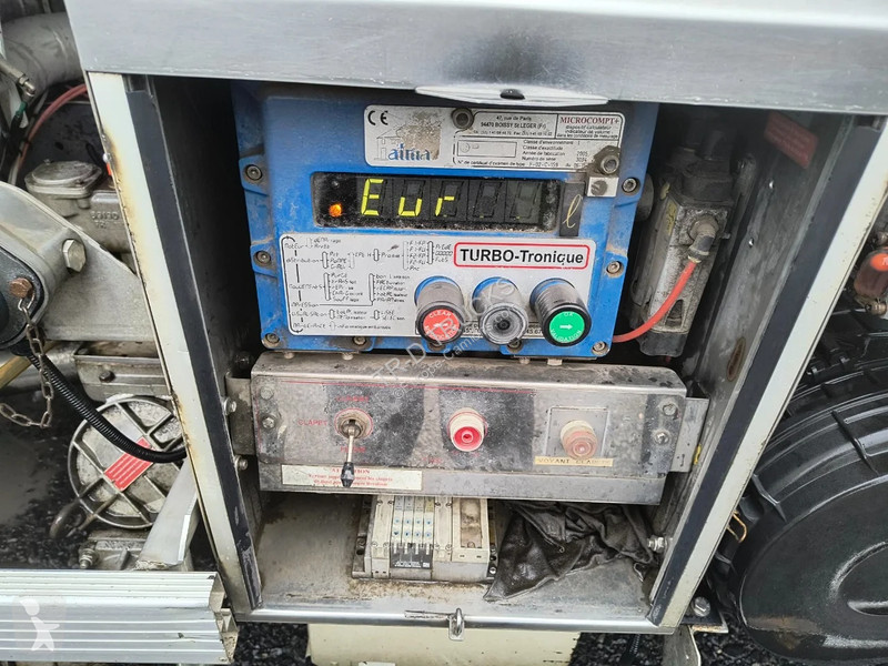 Camion Renault 320 13000L FUEL / CARBURANT - 4...
