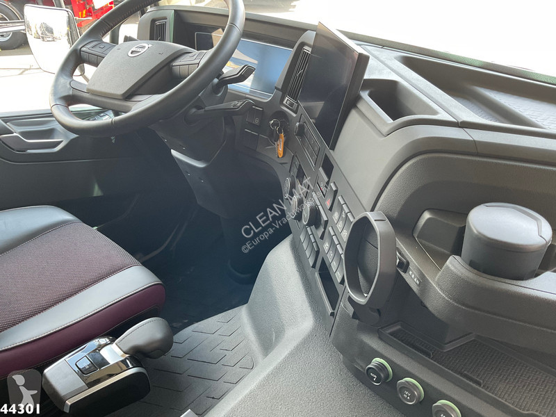 Camion Volvo 500 8x4 Euro 6 Hiab 65 Tonmeter...