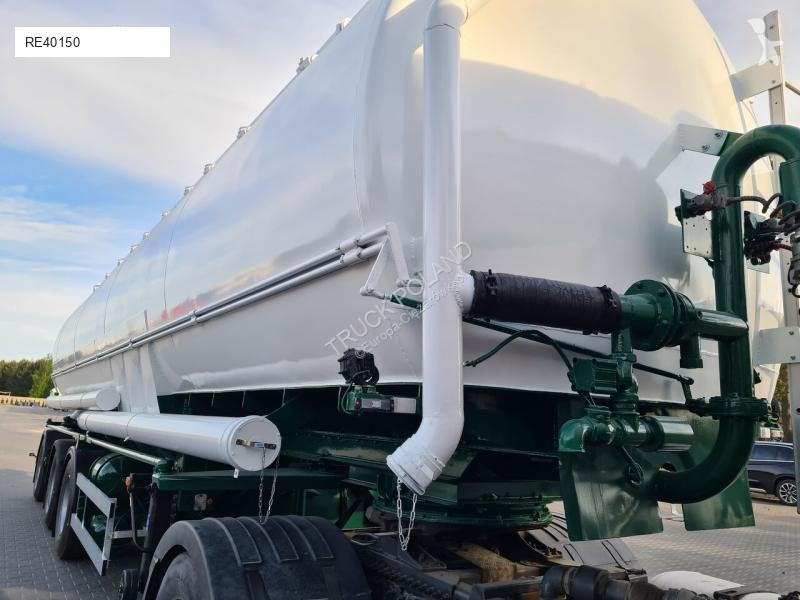 Semirimorchio  with suction WELGRO fodder,...