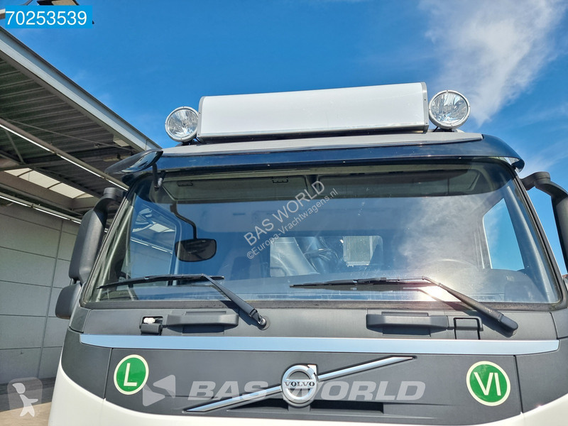 Camion Volvo 420 8X2 Repaired Damage Hiab...