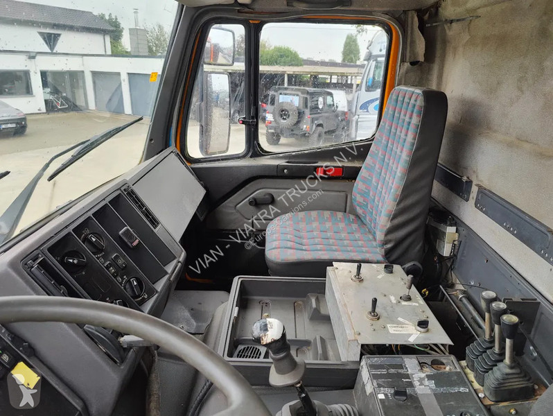 Camion Mercedes SK KIPPER / BENNE 6 ROUES