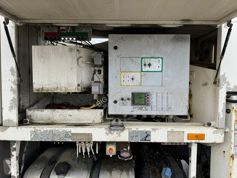 Camion Mercedes 2632 6x4 with Putzmeister BSF...