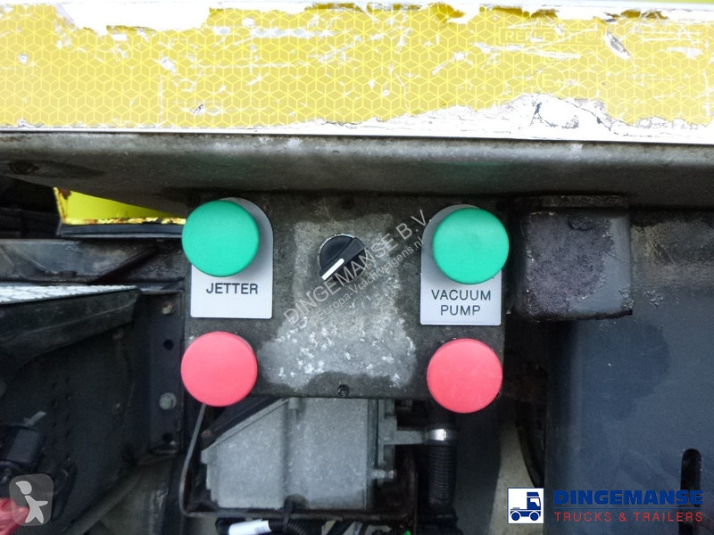 Camion Renault 180.14 dxi 4x2 RHD Euro 5 vacuum...