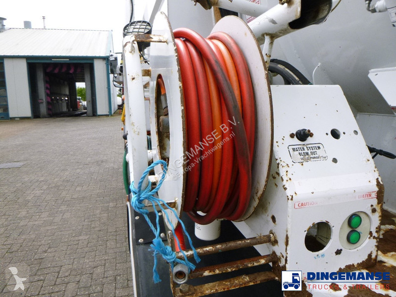 Lastbil Mercedes 1824 4x2 RHD Whale vacuum tank...