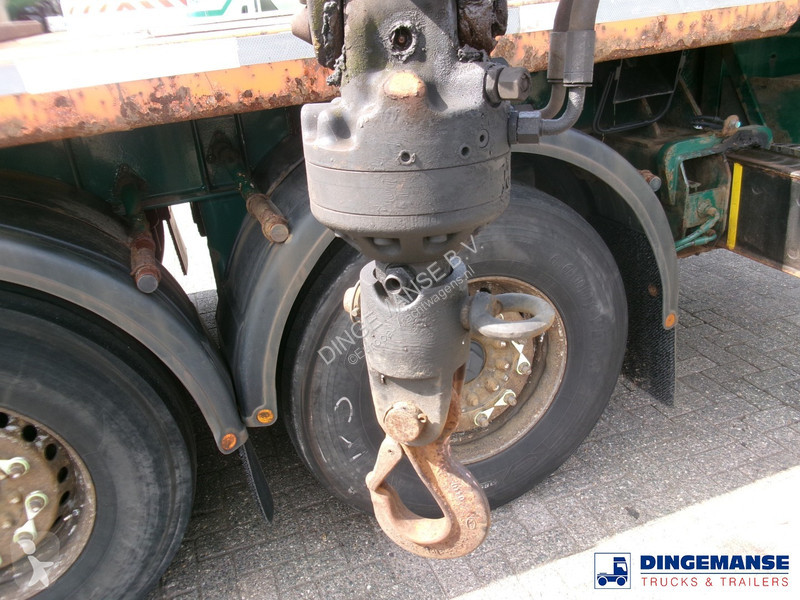 Vrachtwagen  Platform trailer + HMF 4720 K3 crane