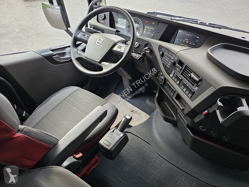 Camion Volvo FH500 / AUTOTRANSPORT / LOHR...
