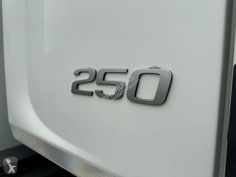 Camion Volvo 250 4X2 - EURO 6 + THERMOKING...