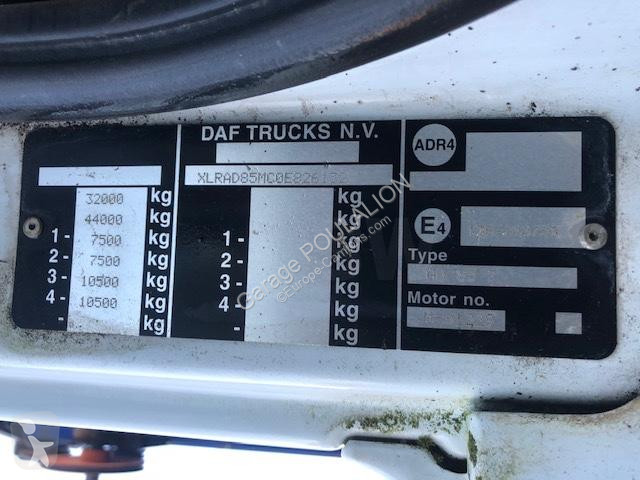 Camion DAF bâche 85360