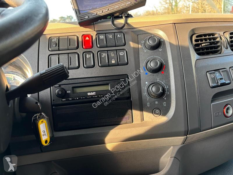 Kamion DAF HAYON RETRACTABLE DHOLLANDIA  210 FA