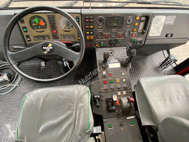 Camión MAN 38.000 AEG 8x8 Flugfeldlöschfahrzeug...