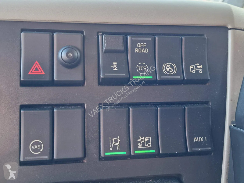 Kamion Volvo 330 4x2 - Carrier MT 18 Frigo -...