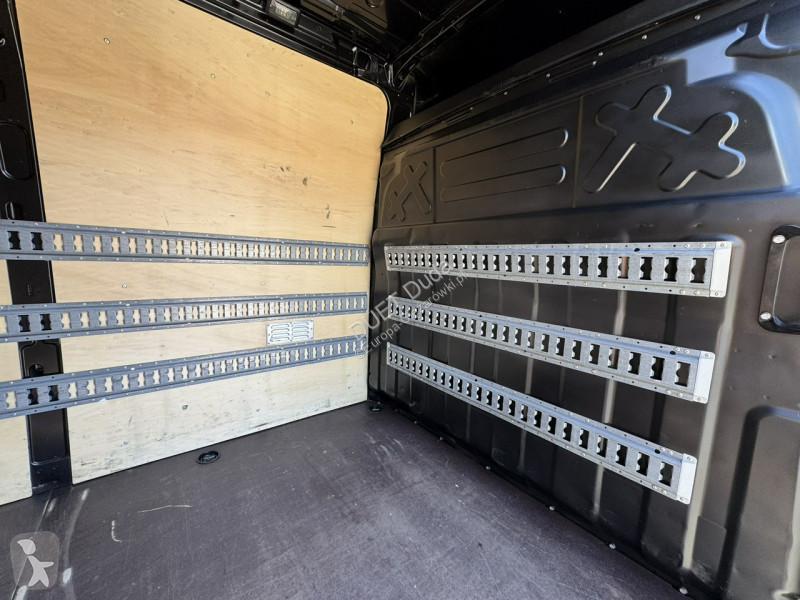 Furgoneta Iveco 35S18