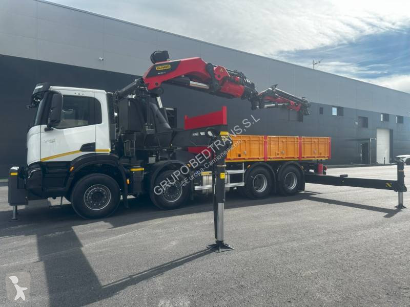 Camion Iveco Grúa