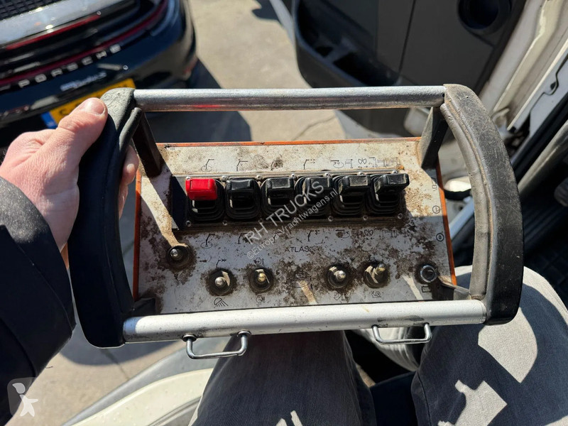 Kamion Volvo 330 6X2 - EURO 5 + ATLAS 126.3E A2...