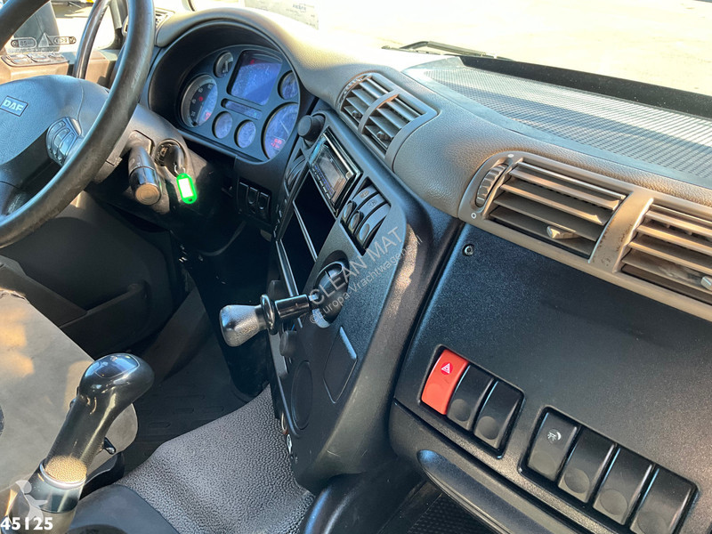 Camión DAF FAD 85  460 8x4 Hiab 16 Tonmeter...