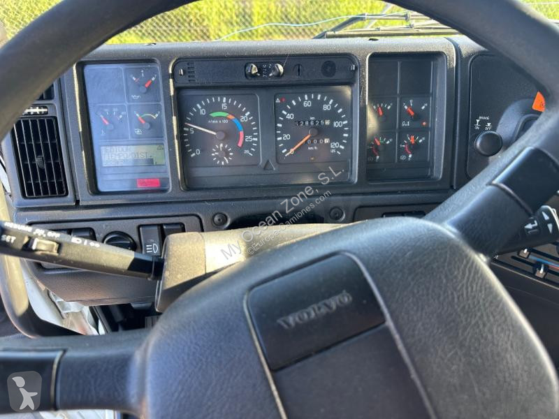 Camión Volvo 380