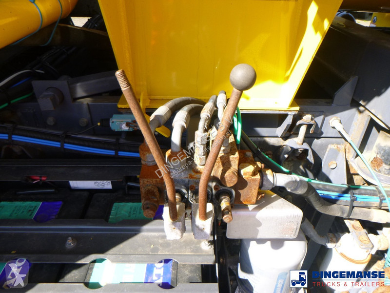 Camion Volvo 300 6X4 Whale vacuum tank 10.2 m3
