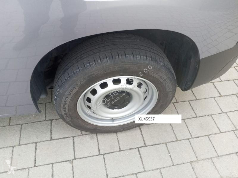 Autoutilitară Opel