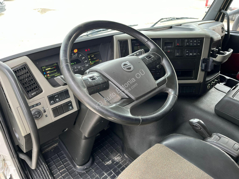 Kamion Volvo FM  8x2*6 HIAB 302E-6 / PLATFORM...