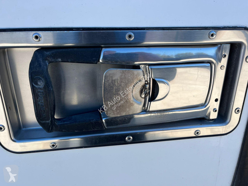Kamion Mercedes 1524 4x2 BOX L=7547mm