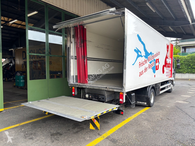 Kamion Renault midlum 220-12el