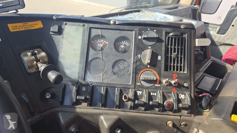 Camion Volvo 10 - 320 (10500L + 1500L / 10...
