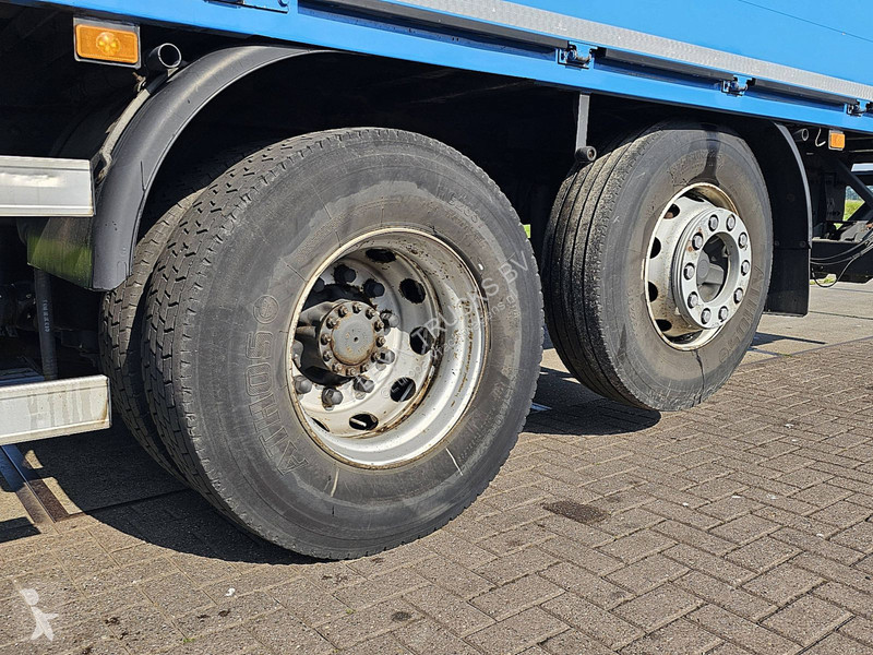 Kamion Volvo 11330 8X2 BÄR 2000KG LIFT