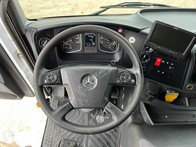 Kamion Mercedes 1524 4x2 BOX L=7556 mm