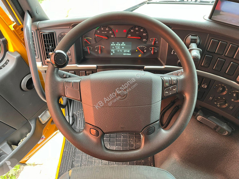 Kamion Volvo FM 370 6x2 BOX L=5128 mm