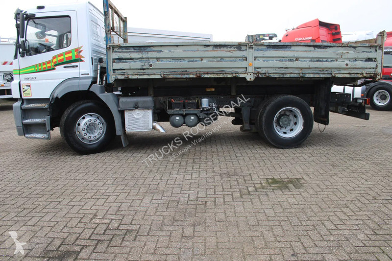 Vrachtwagen Mercedes 1833 + tipper + manual