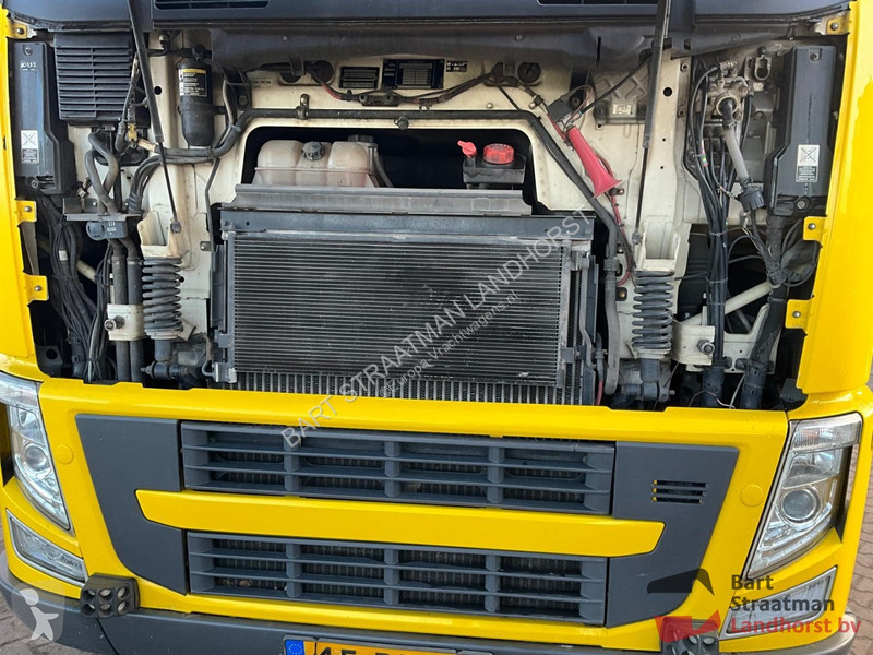 Kamion Volvo 10X4R Euro 5 met 30T HTS Kabel...