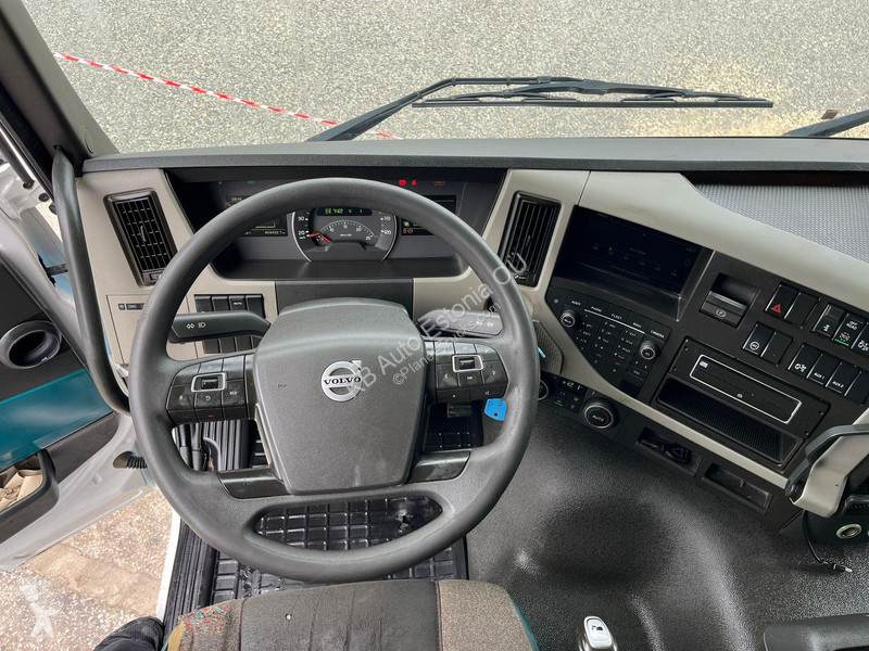 Lastbil Volvo 330 4x2 BOX L=7694 mm
