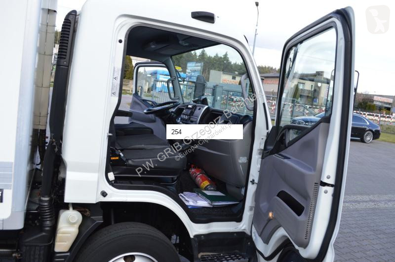 Camion Mitsubishi FUSO CANTER 7C15 REFRIGERATOR...