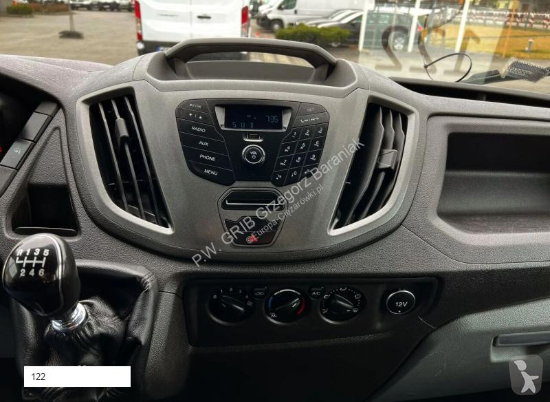 Véhicule utilitaire Ford Doka 7-seaters + Box...