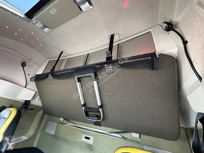 Kamion Volvo 16750 6x4 Globe XL Chassis...