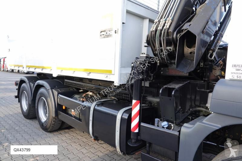 Camion MAN HIAB XS 122