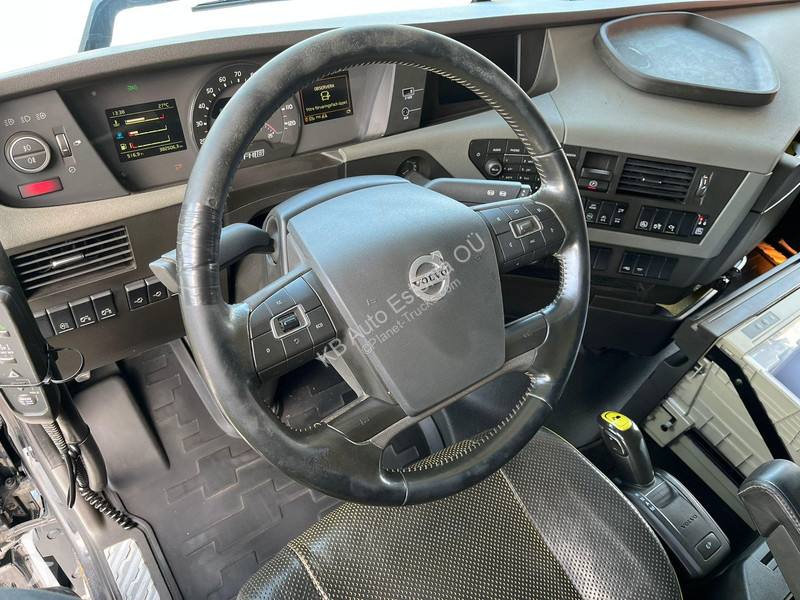 Kamion Volvo 750 8x4 HMF2620K-5 / WINCH /...